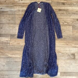 NWT size medium blue long sleeve kimono